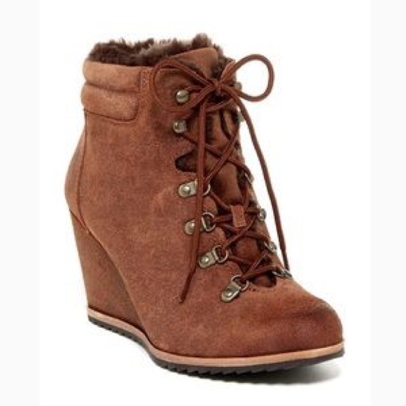 Dr. Scholl's Shoes - Dr Scholl’s Izetta Wedge Bootie - NWT